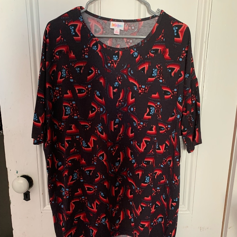 NWT 2/$20 LulaRoe high-low short sleeve